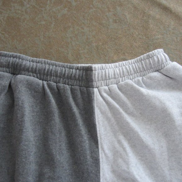 DESERT DREAMER Women's Sweatpants Size XS Half Dark Gray and Half Light Gray - Picture 4 of 7